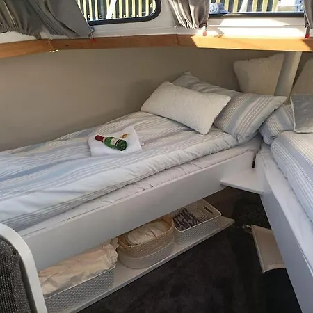 Hollaendisches Kajuetboot Nixe * Brema