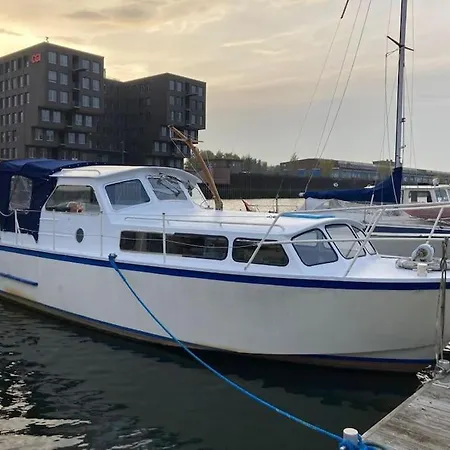 Botel Hollaendisches Kajuetboot Nixe Bremen