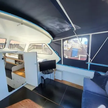 Hollaendisches Kajuetboot Nixe Botel *